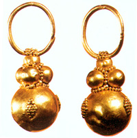 Gold Earrings from an Avar grave (6th to 7th century)